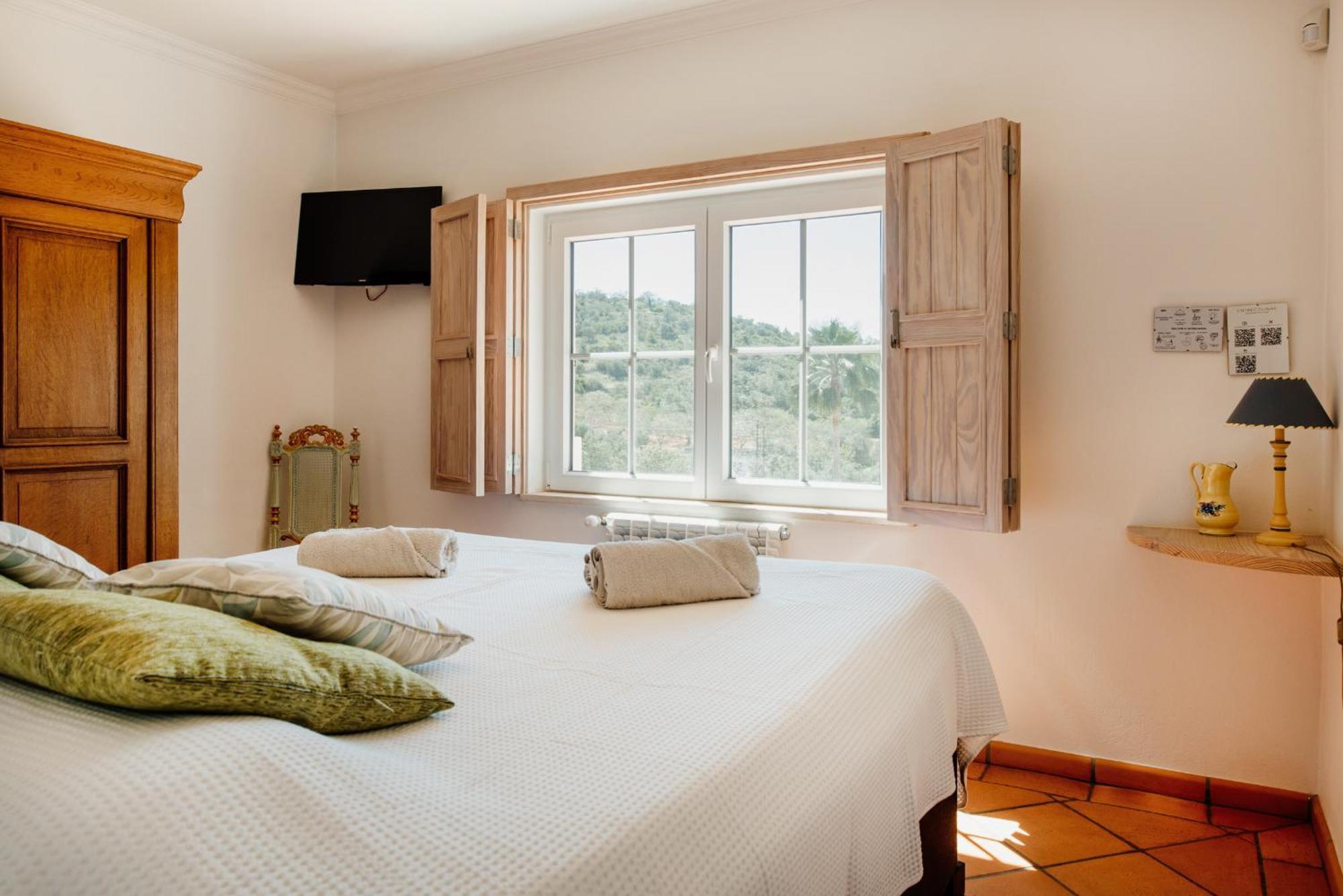 B&B Entrecolinas Paderne  Exteriör bild